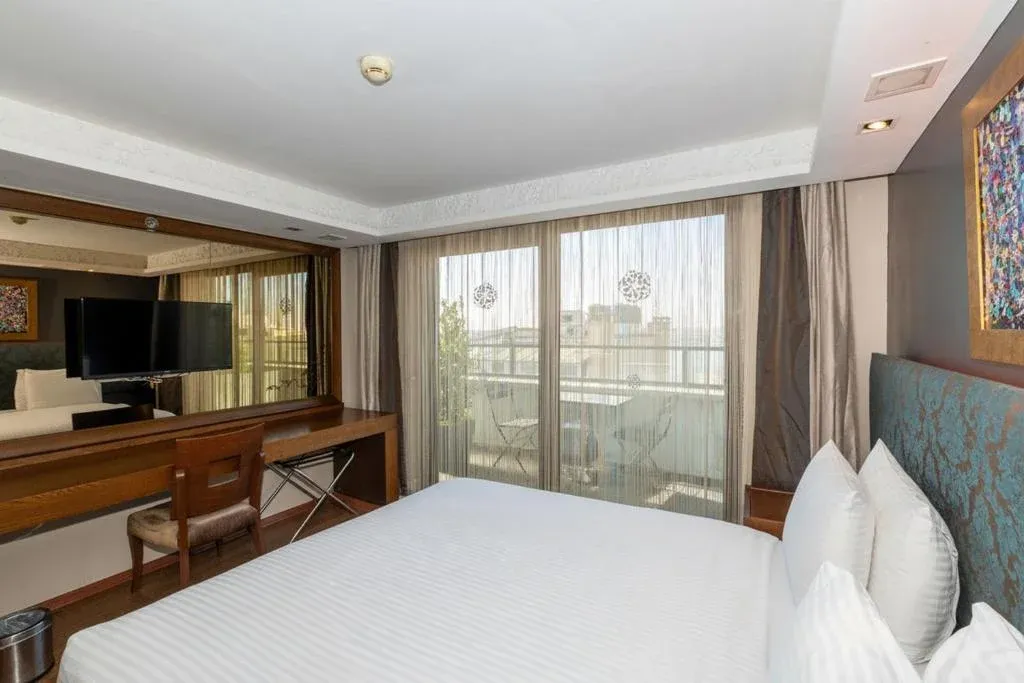 pera-tulip-hotel-room.webp